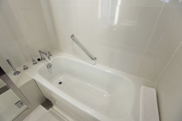Cost of Bathtub Repair in Kansas City
